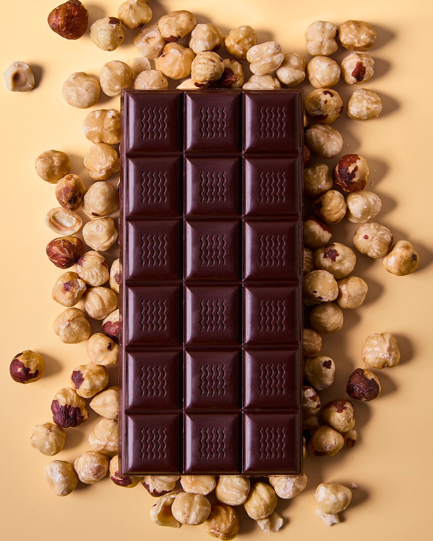 Tavoletta di Cioccolato Fondente con Nocciole