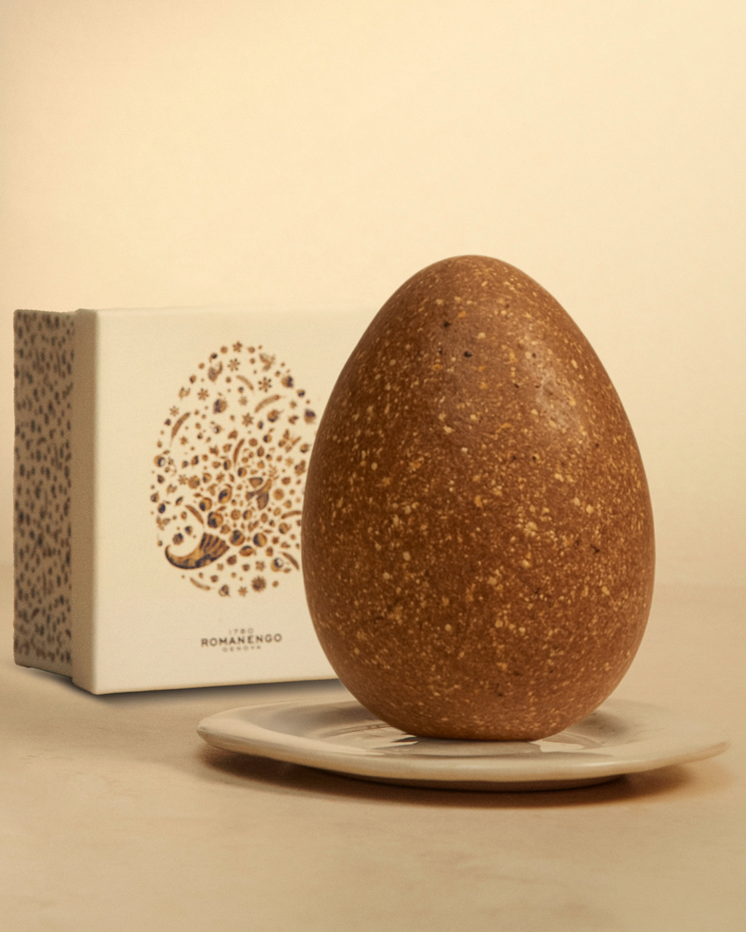 Uovo di Cioccolato al Latte con Mandorle